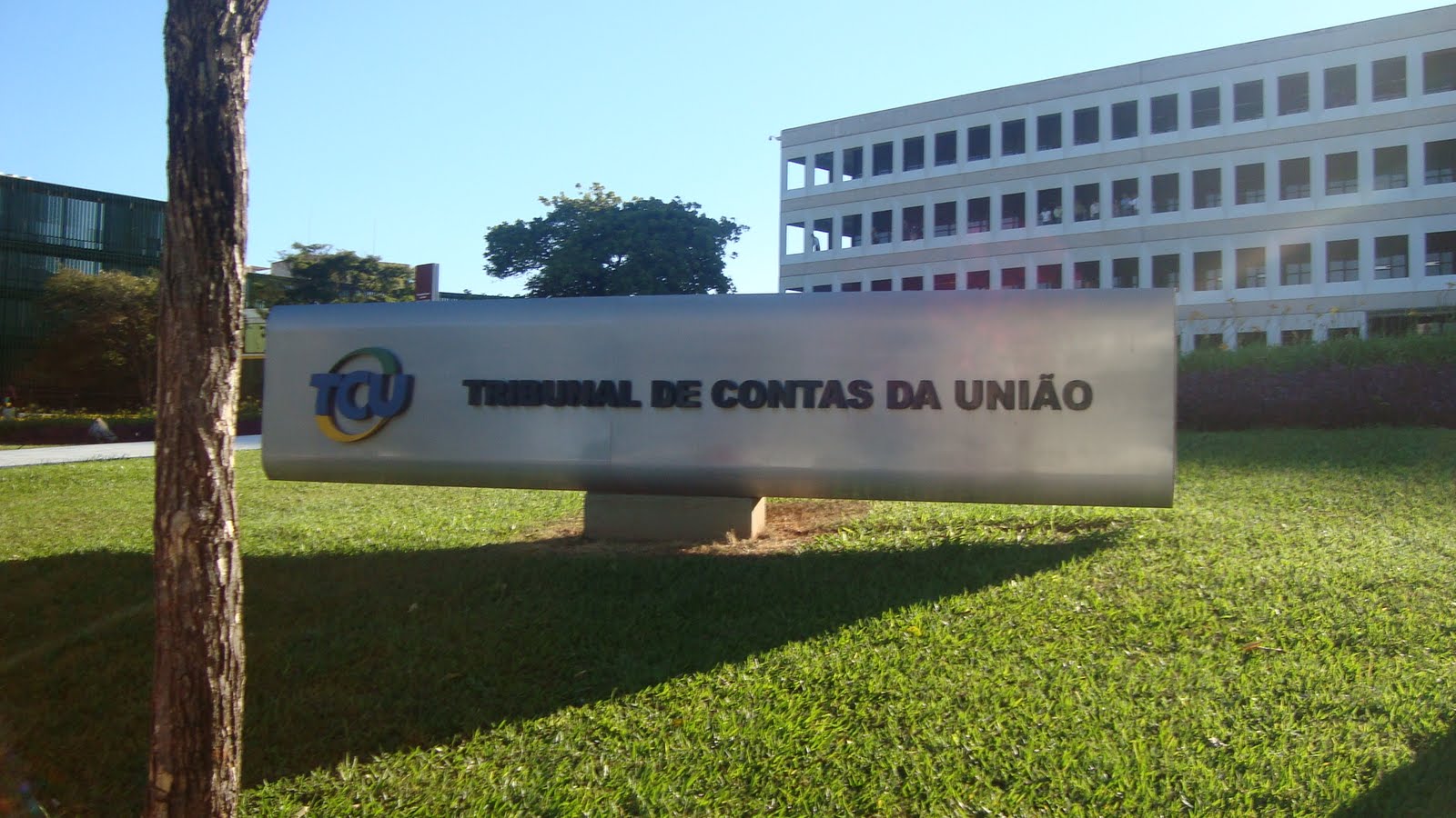 TCU faz determinações ao DNIT quanto a licitações